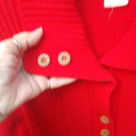 Vintage 1970's Cardigan Red Sweater Broad Collar Pockets LS Acrylic Size 42 - - Picture 9 of 10